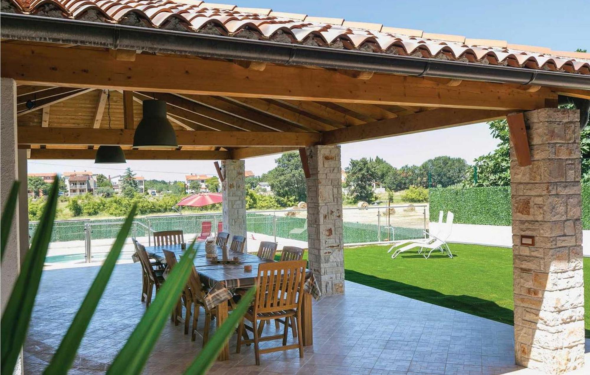House Sole Pula